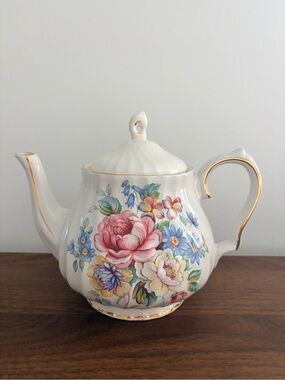 Vintage Royal Oak white porcelain swirled teapot